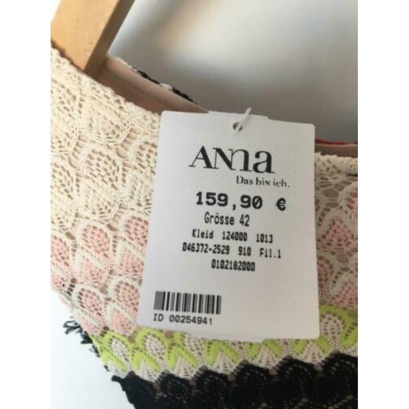 Ana Alcázar jurkje mt42