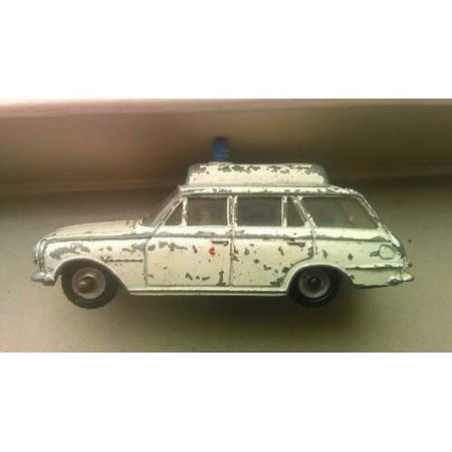 Dinky toys Victor ambulance