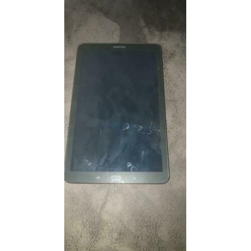 2 x Samsung Tablet. Bieden vanaf prijs is per stuk.
