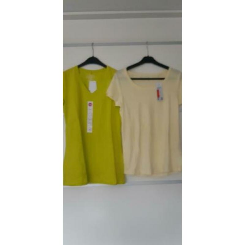 Pakket nieuwe kleding. Jurken en t shirts S/36
