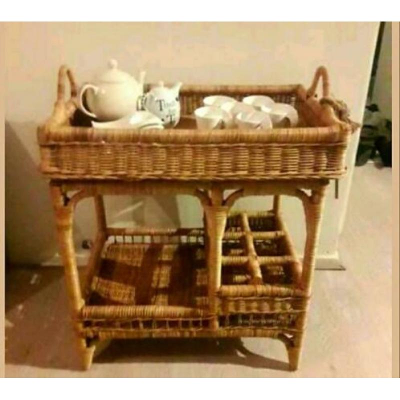 Rotan theetafel met afneembaar dienblad