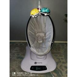 Grijze elektrishe schommelstoel, 4moms mamaroo