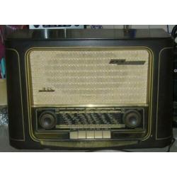 Oude Radio Van Bakeliet Type 955 W /3D.