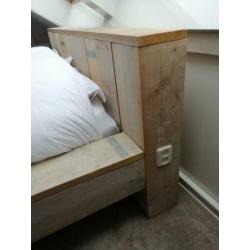 Tof steigerhout bed 200x240 (matrasmaat 160x200)