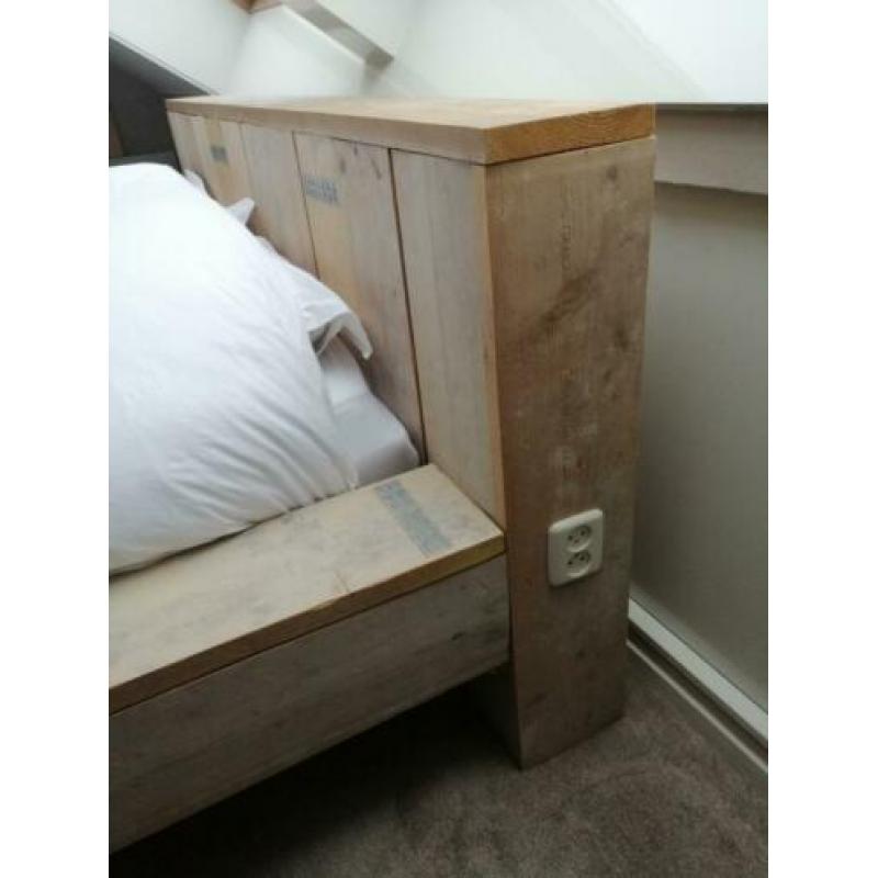 Tof steigerhout bed 200x240 (matrasmaat 160x200)