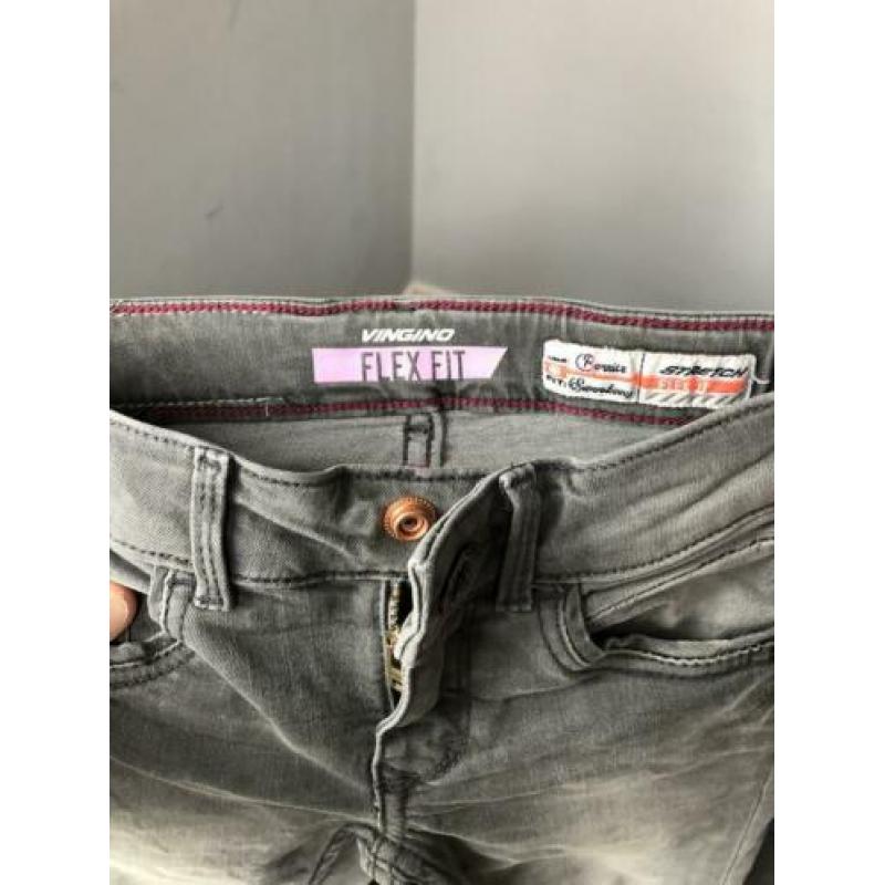 Twee Vingino Flex fit spijkerbroeken jeans meisje maat 110