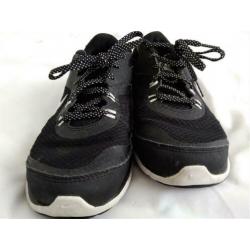Zwarte NIKE sneakers 38,5