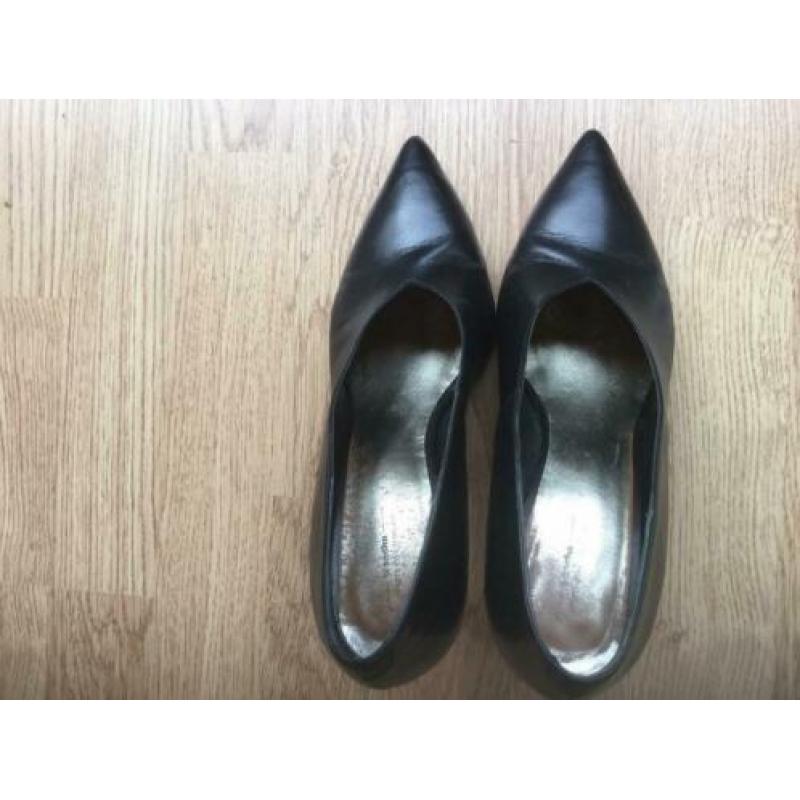 ZGAN! Zwarte leren pumps van Sacha mt 39 ! Grote opruiming !