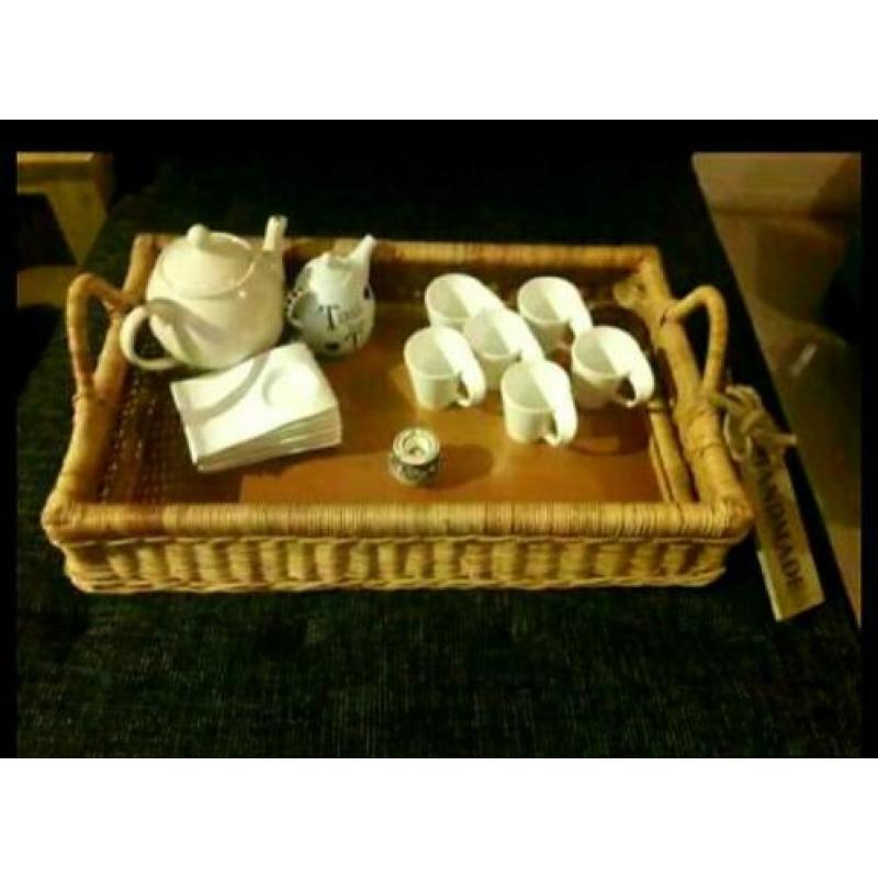 Rotan theetafel met afneembaar dienblad