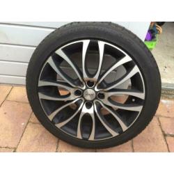 4 Luxe velgen met winterbanden te koop