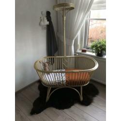Voor de kleine prins of prinses wieg in goudkleur??