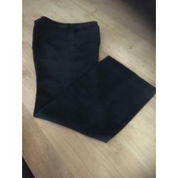 Prachtige zwarte pantalon van het merk marc aurel, maat 42.