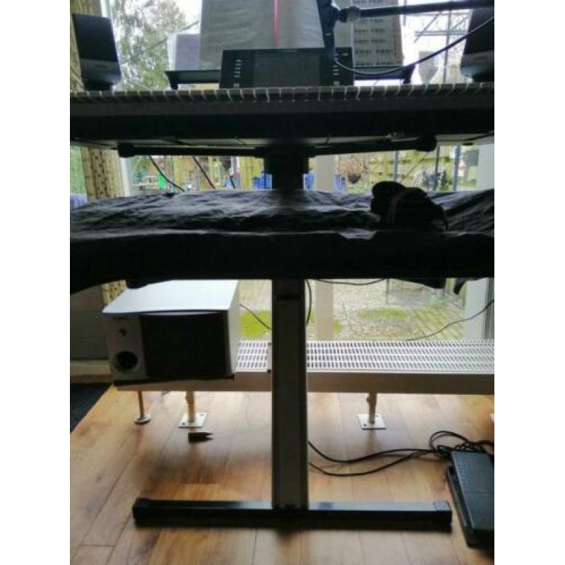 ULTIMATE dubbele keyboardstandaard