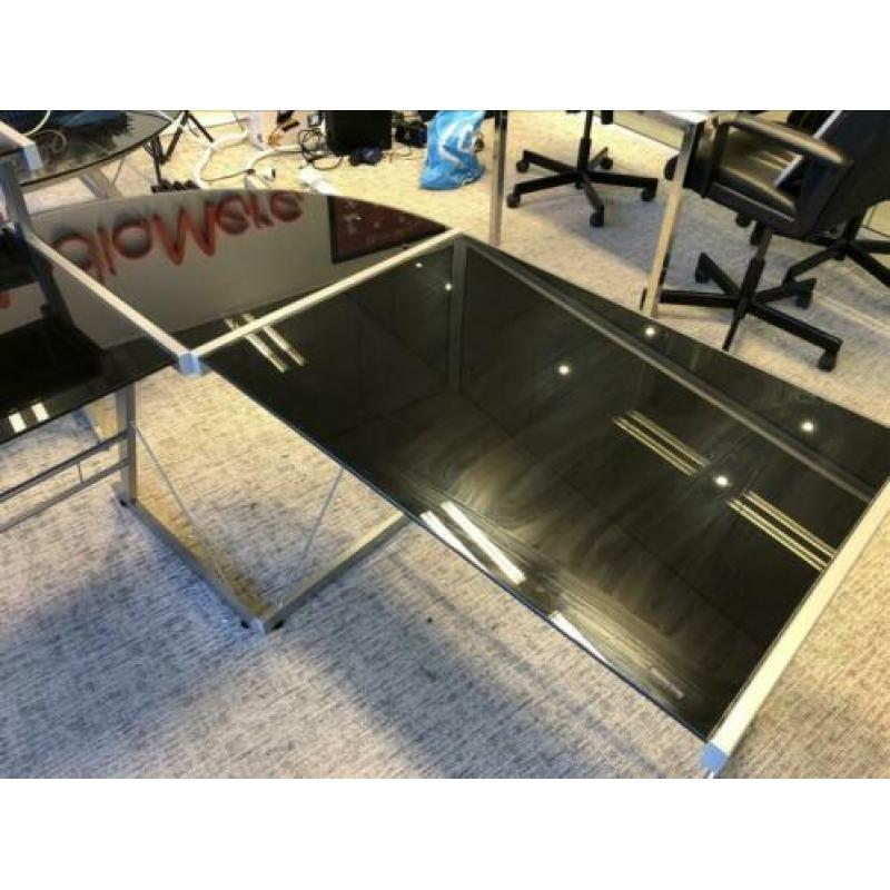 Prachtig zwart glazenbureau