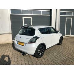 Suzuki SWIFT 1.2 Style EASSS bj2015 5drs *Navi *Airco *Cruis