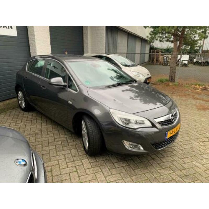 Opel Astra 1.4 Cosmo LEER TREKHAAK