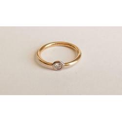Geel- en witgouden Tube-RING (14kt) met 1 Briljant 0.08 crt