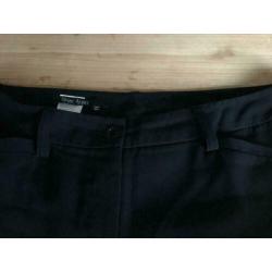 Prachtige zwarte pantalon van het merk marc aurel, maat 42.