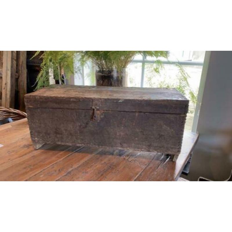 Oude houten kist