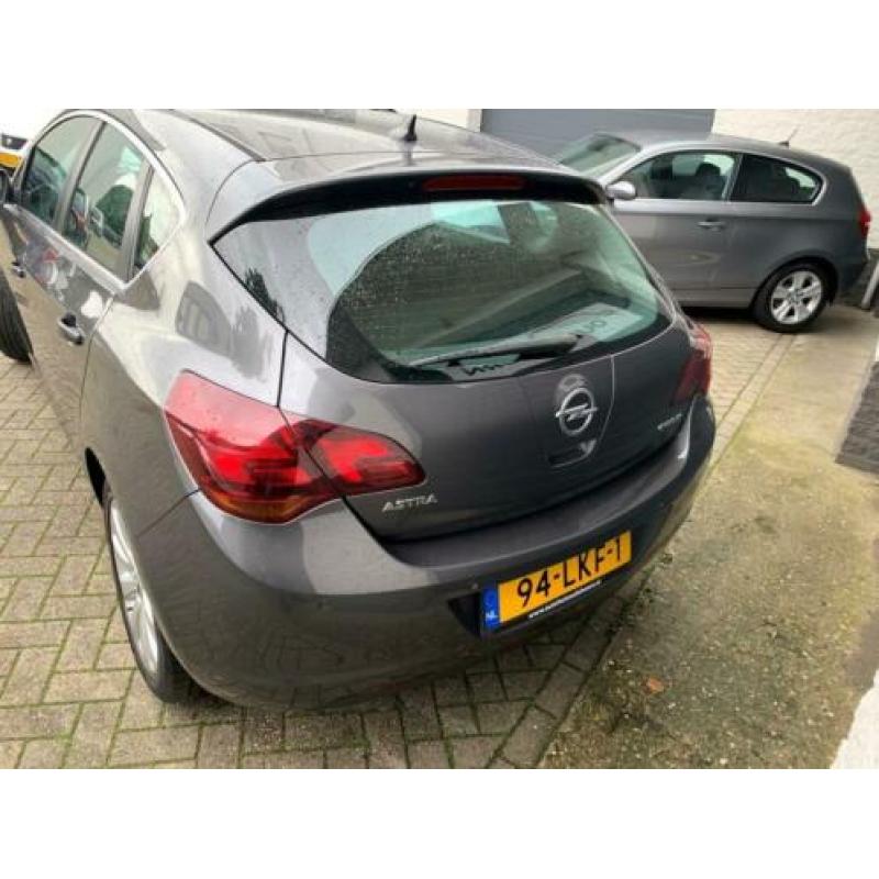 Opel Astra 1.4 Cosmo LEER TREKHAAK
