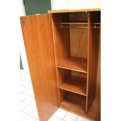Vintage jaren '60/'70 kledingkast