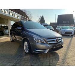 Mercedes-Benz B-Klasse 180 Prestige blueEFFICIENCY / Navigat