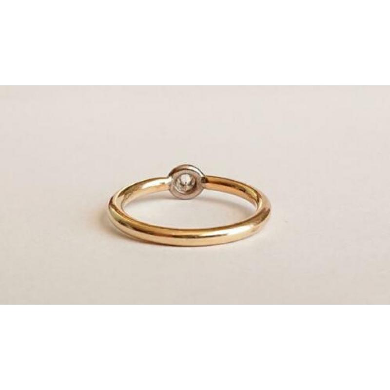 Geel- en witgouden Tube-RING (14kt) met 1 Briljant 0.08 crt