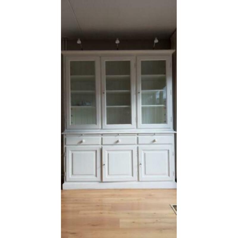 roomwitte buffetkast (handgemaakt!)