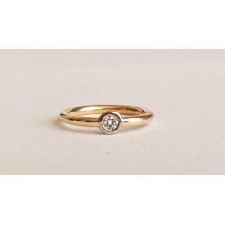 Geel- en witgouden Tube-RING (14kt) met 1 Briljant 0.08 crt