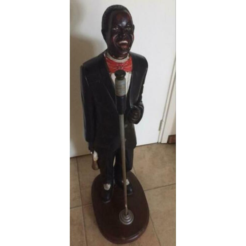 Beeld van Jazz zanger microfoon circa 100 cm hoog
