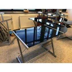 Prachtig zwart glazenbureau