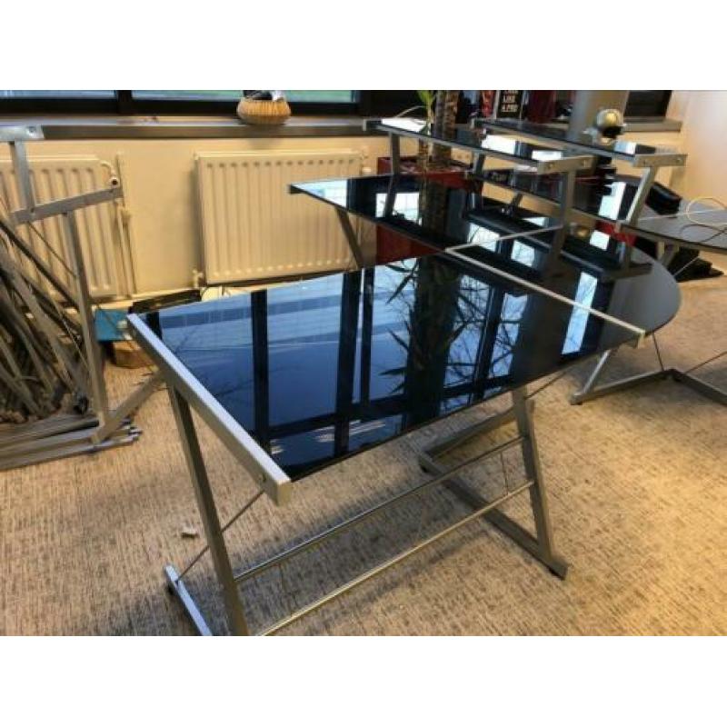 Prachtig zwart glazenbureau