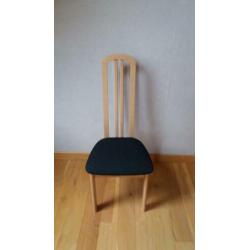 Tafel en 6 stoelen