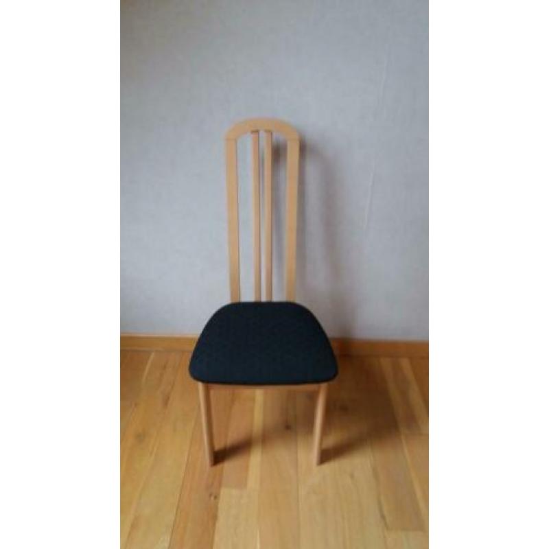 Tafel en 6 stoelen