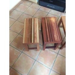 Diverse side tables.