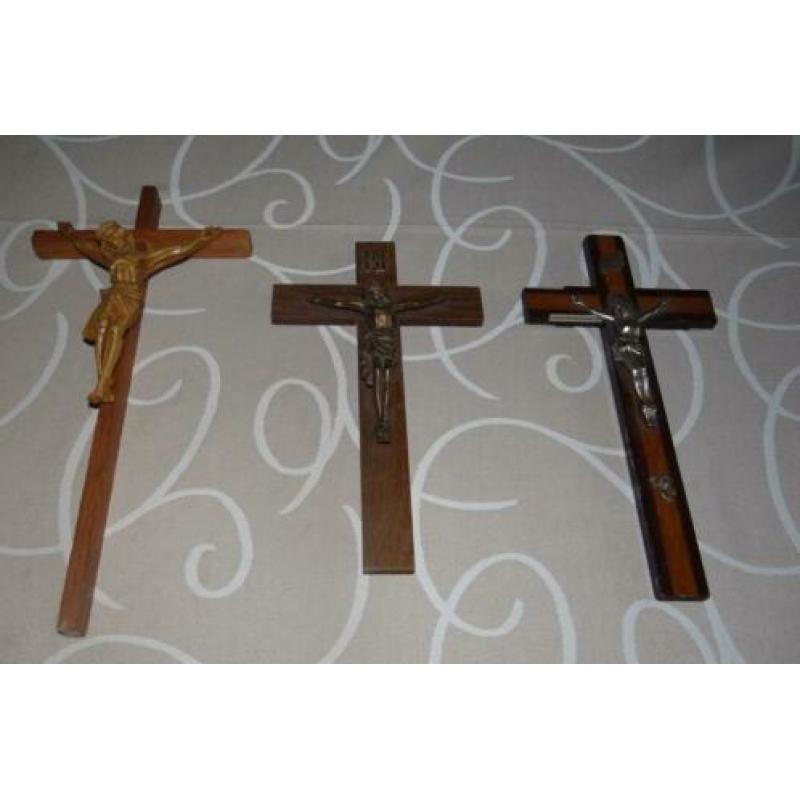 Drie kruisbeelden