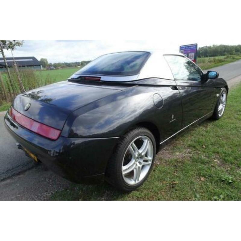 Alfa Romeo Spider 2.0 JTS zeer goed onderhouden! Keurig netj