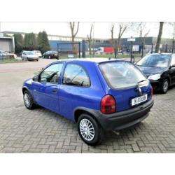 Opel Corsa 1.4i Eco nwe apk nwe achterbanden nap cd speler u
