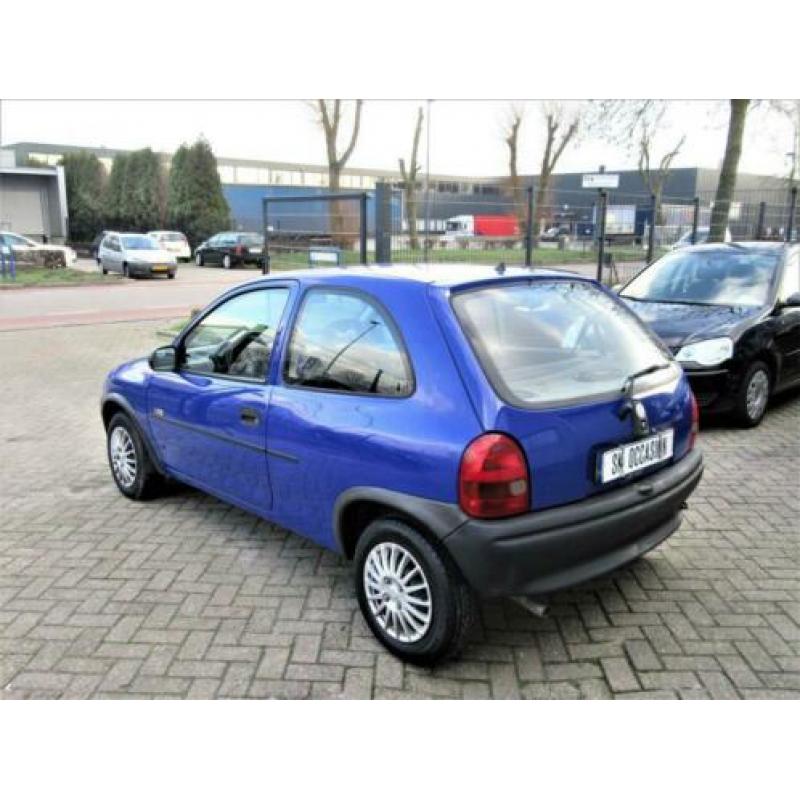 Opel Corsa 1.4i Eco nwe apk nwe achterbanden nap cd speler u