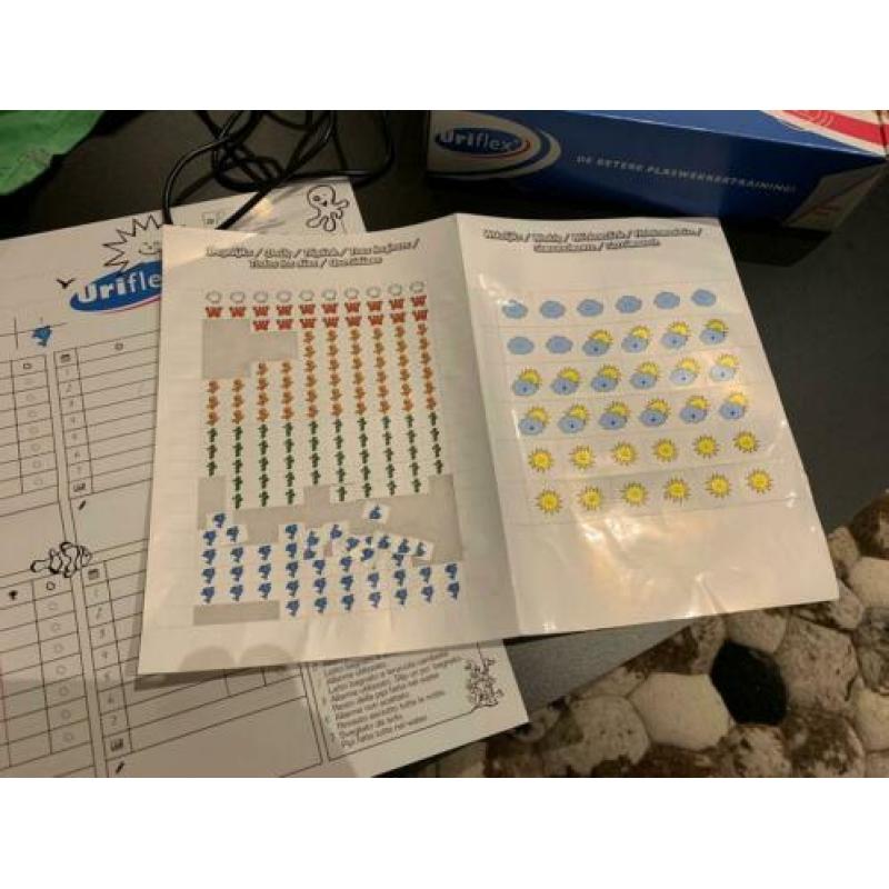 Mickey plaswekker met 2 broekjes 104-110 en stickervel