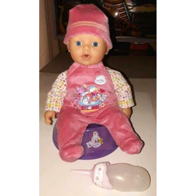 My Little Baby Born plaspop die in bad kan + potje en flesje
