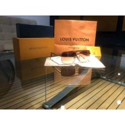 Louis Vuitton attitude goud