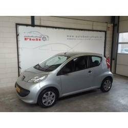 Peugeot 107 1.0-12V XR