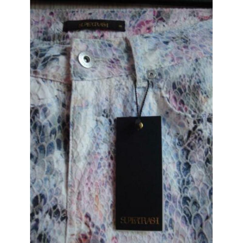 Lange nieuwe SUPERTRASH broek. Jeansmaat 28 ( 36 )