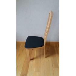 Tafel en 6 stoelen
