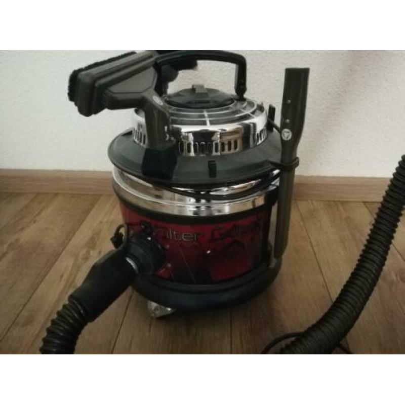 Mooie vintage Filter Queen stofzuiger te koop!