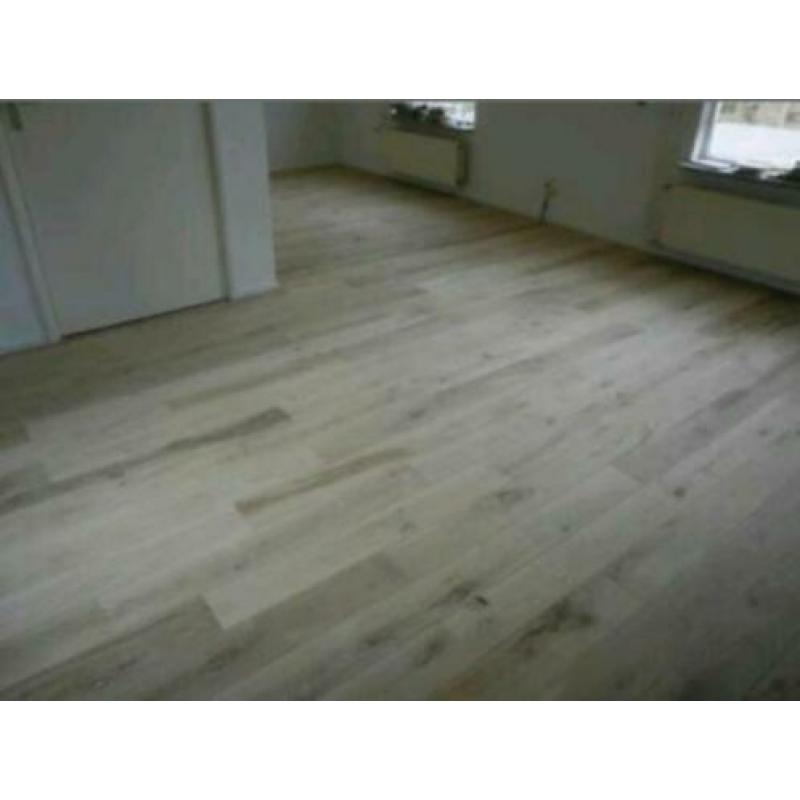 vloer laminaat leggen legger vloeren laminaatlegger pvc