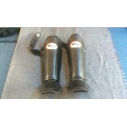Kickbox scheenbeschermers, Twins SGL-10