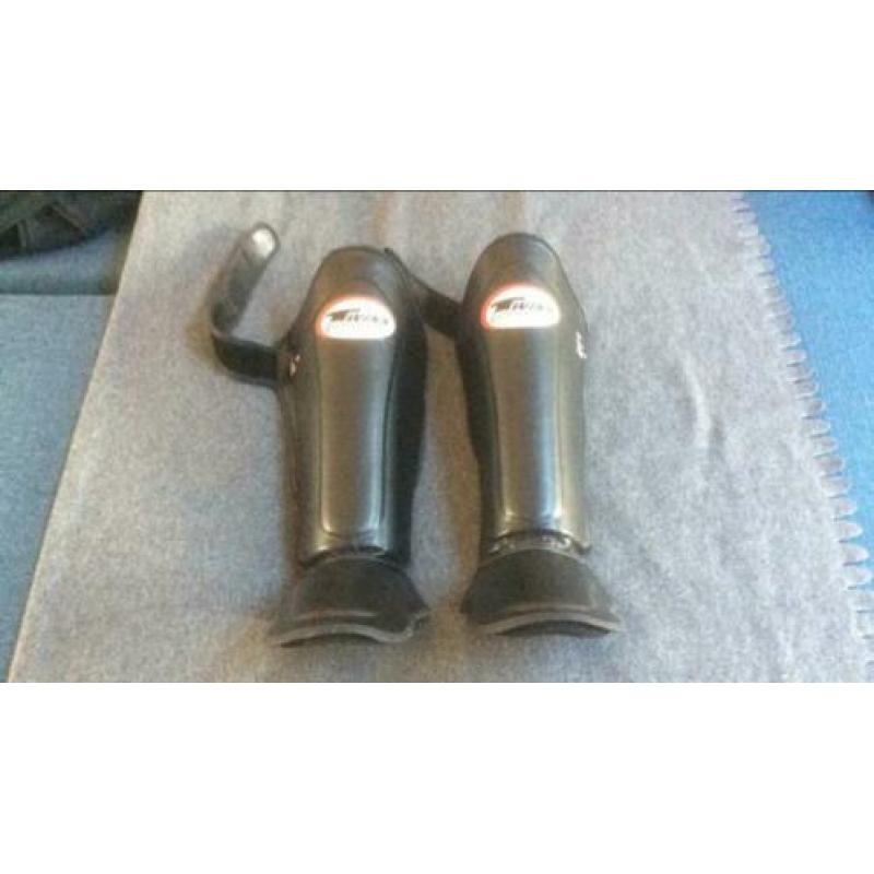 Kickbox scheenbeschermers, Twins SGL-10
