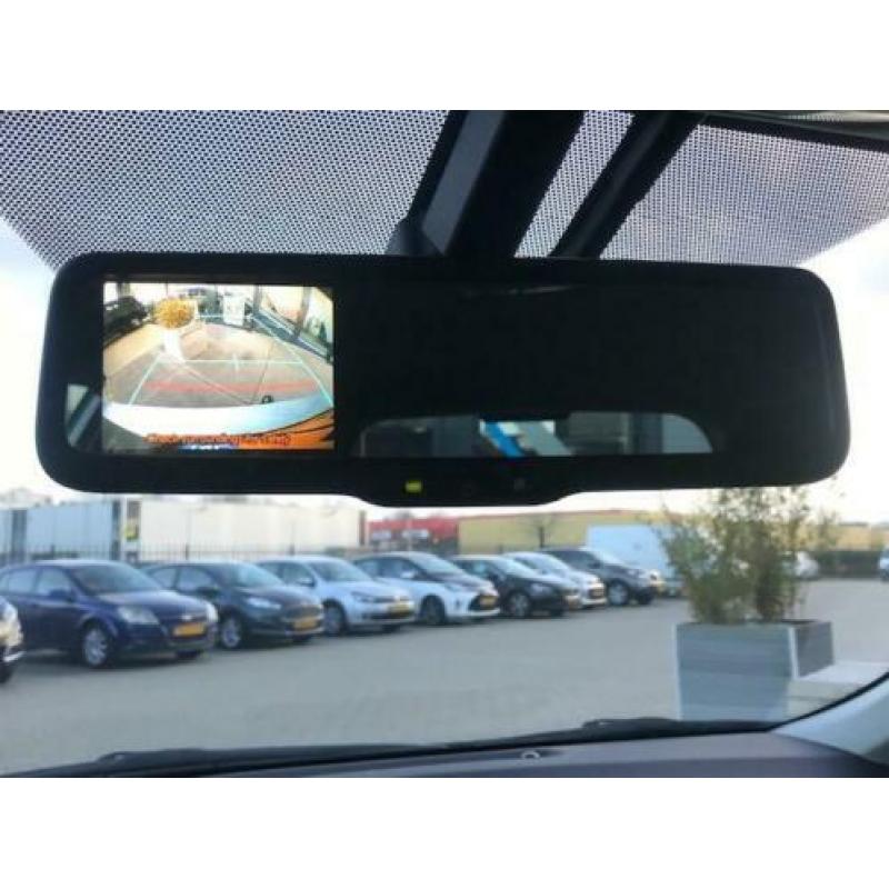 Toyota Auris 1.6 Dynamic Navigatie , Camera , Trekhaak .